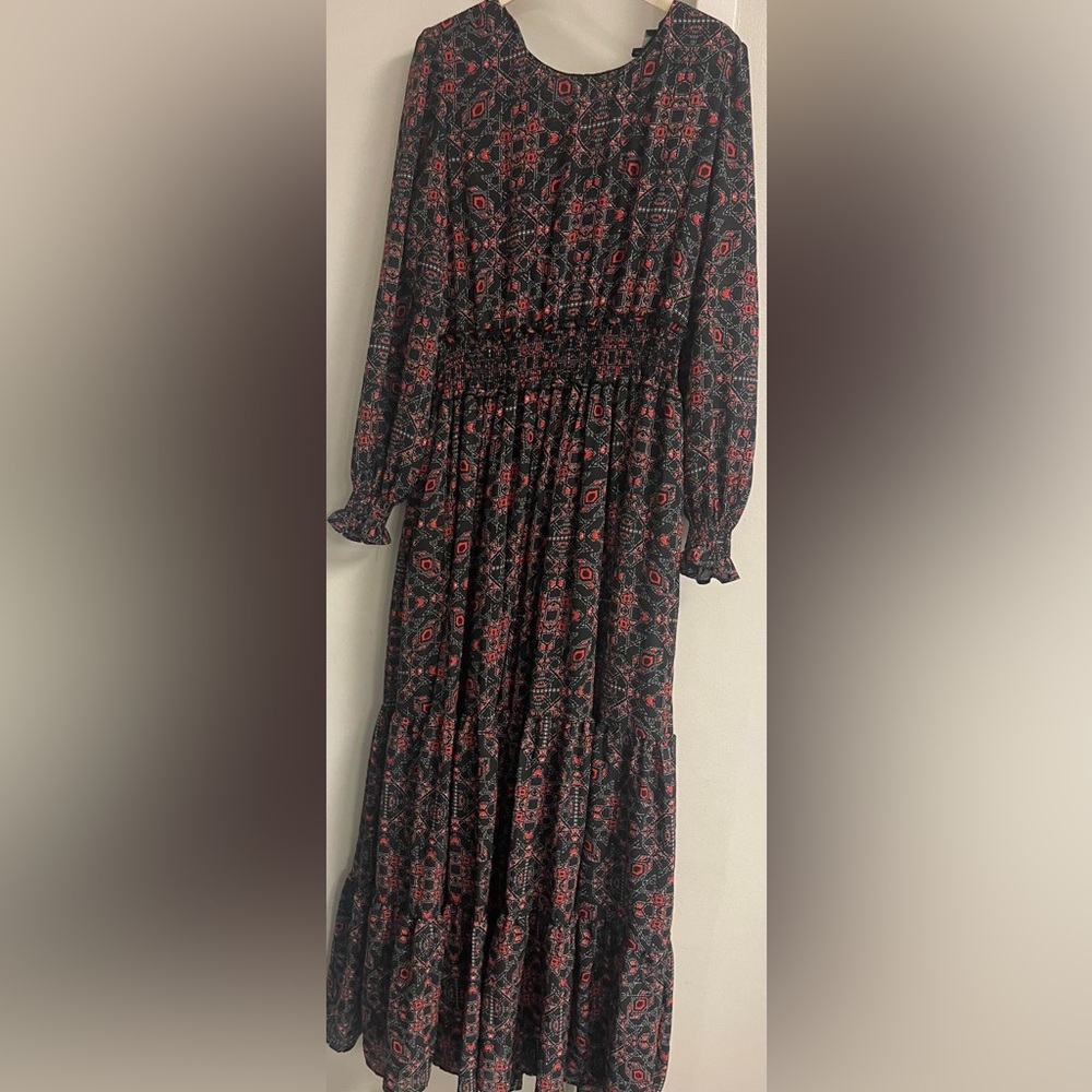 Jill Paris -Elegant Black and Red Patterned Dress